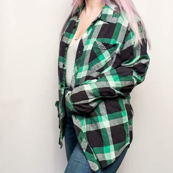 Adorable Oversized Green Flannel - Picture 3 of 5